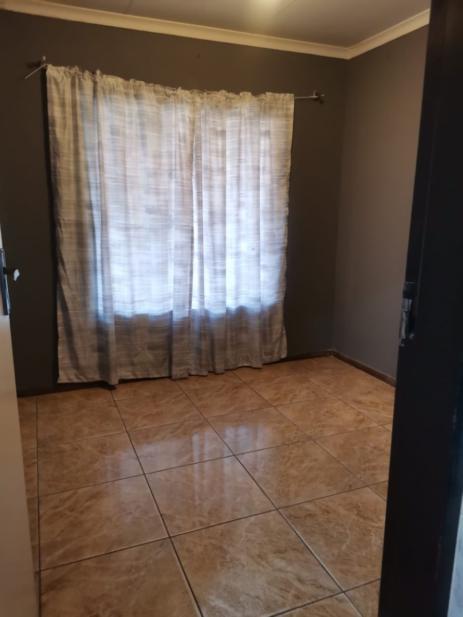 To Let 3 Bedroom Property for Rent in Tlhabane West North West
